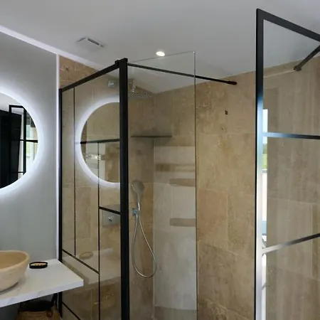 Le Repaire Lagardere * Lussac (Gironde)